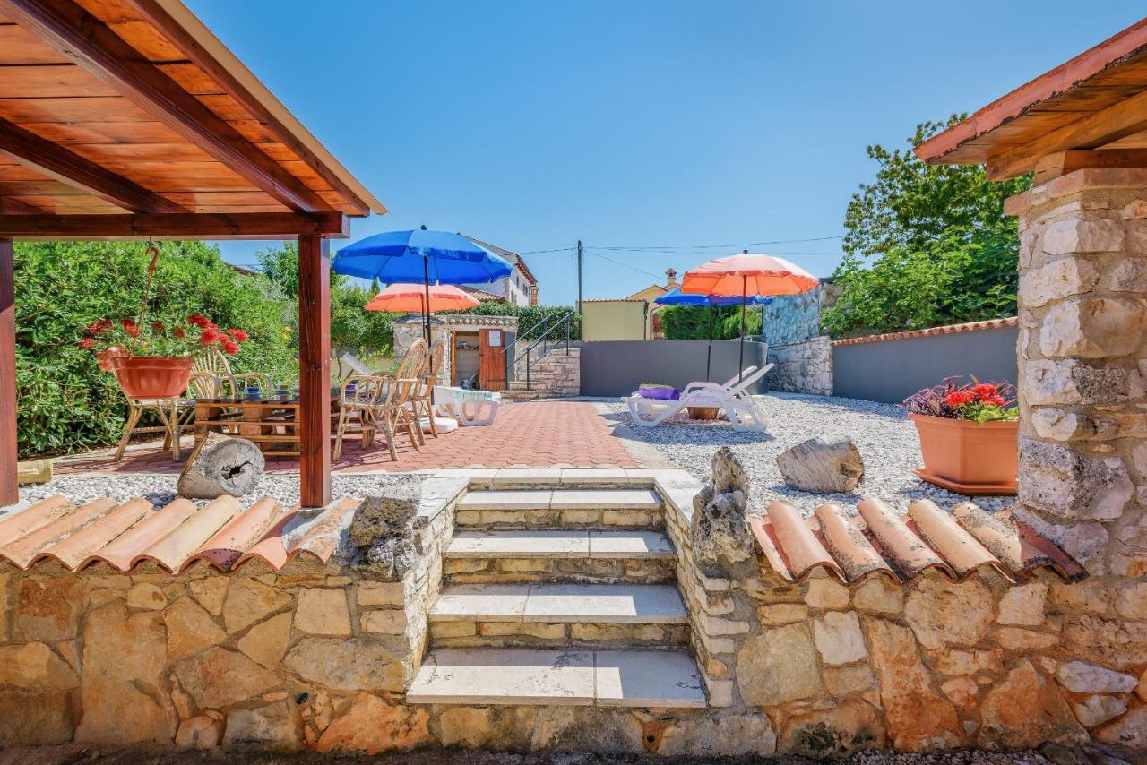 Apartment With Pool Visnjan Ngoại thất bức ảnh