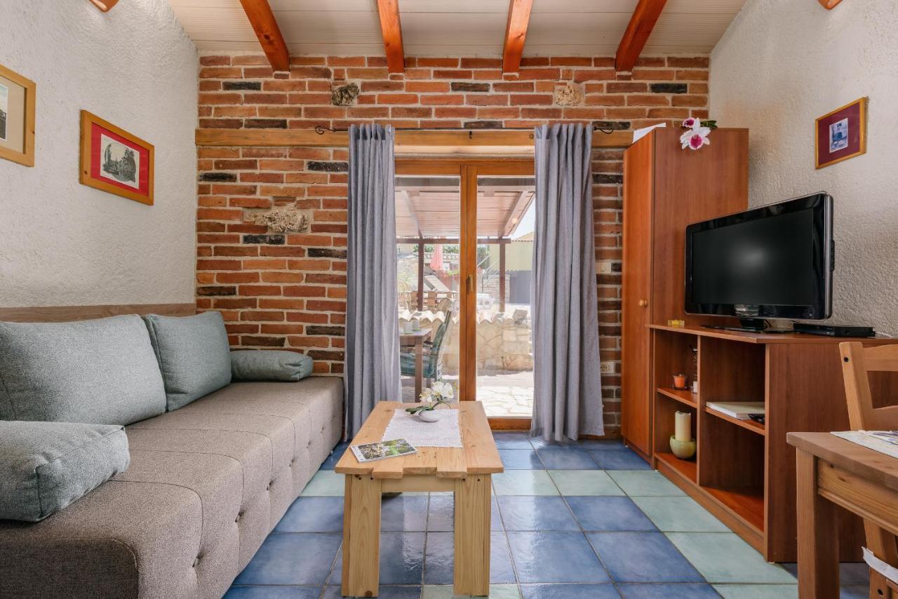 Apartment With Pool Visnjan Ngoại thất bức ảnh