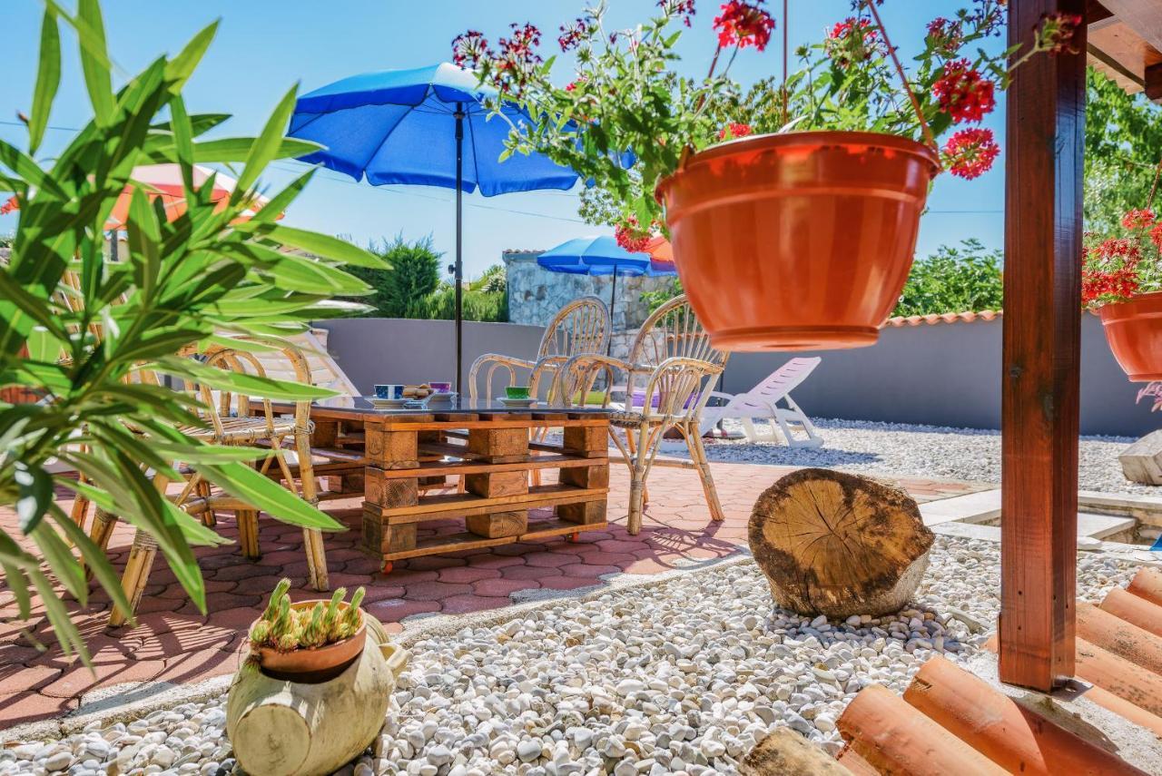 Apartment With Pool Visnjan Ngoại thất bức ảnh